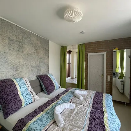 1-room Near Hannover Fair *